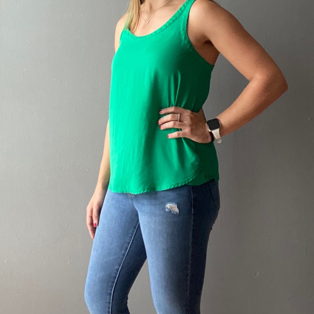 Green Versatile Tank - Picture 3 of 4